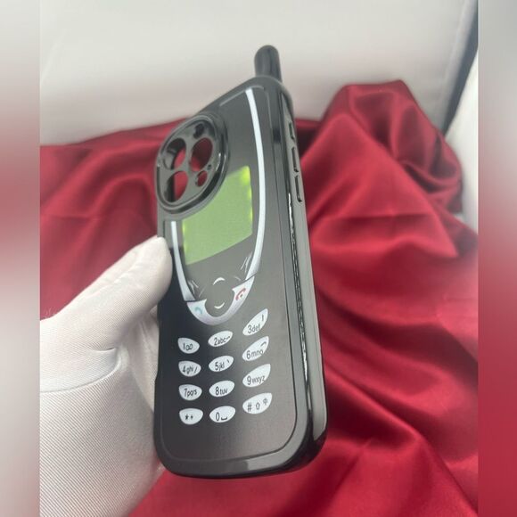 Retro Black IPhone 16 Pro Max Case - Picture 5 of 5